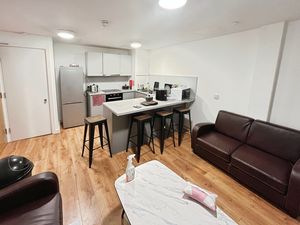 Communal kitchen living room- click for photo gallery